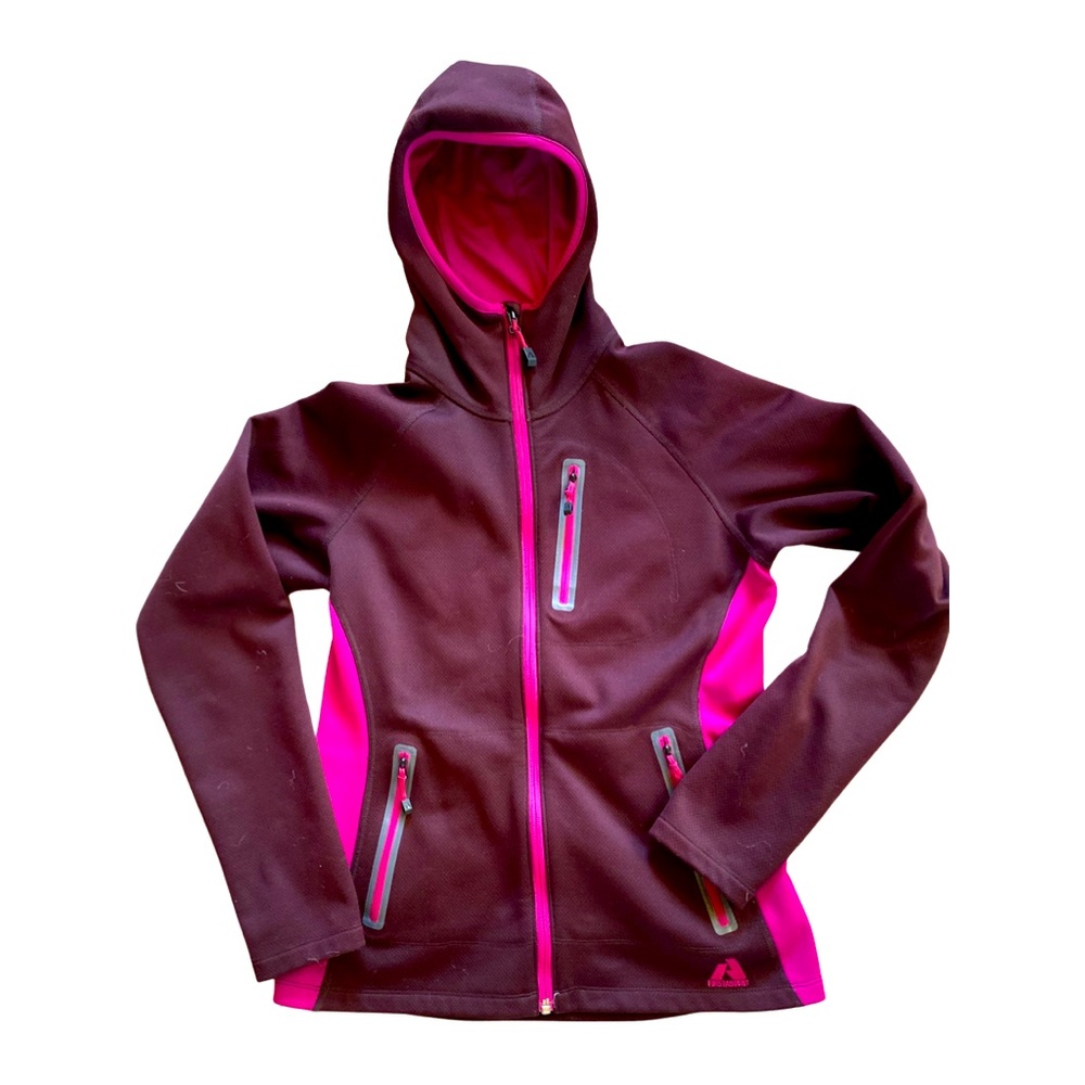 First Ascent Softshell Jacket sz Small (fit is more medium than small)